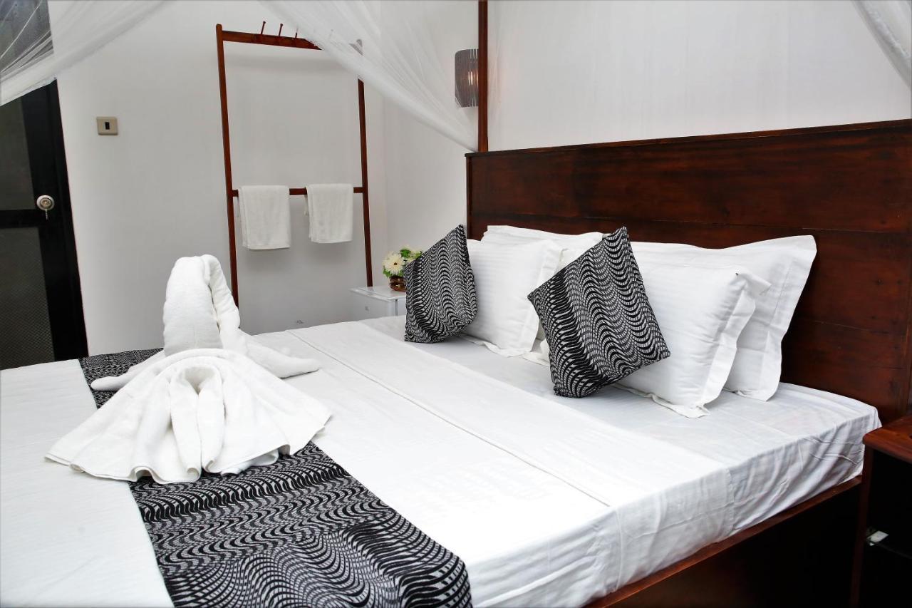 Bed and Breakfast Sky Mountain Cafe With Seaview Велигама Экстерьер фото