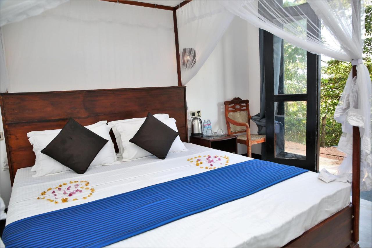 Bed and Breakfast Sky Mountain Cafe With Seaview Велигама Экстерьер фото